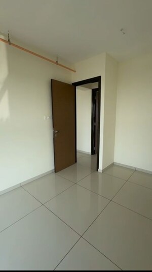 Room in 3 BHK Apartment at Chandak 34 Park Estate, Goregaon West – for Rent