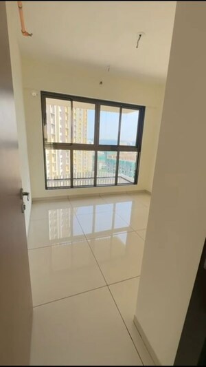 Room in 3 BHK Apartment at Chandak 34 Park Estate, Goregaon West – for Rent