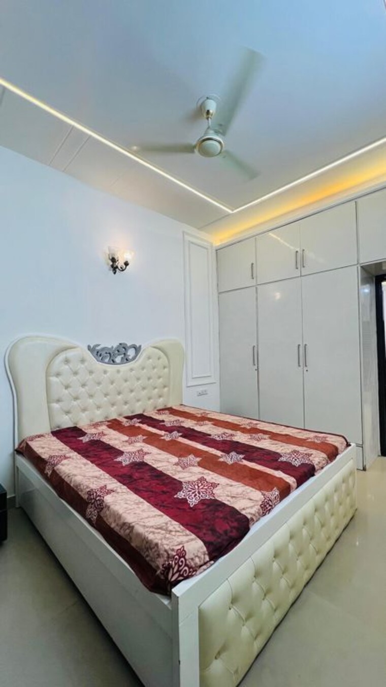 Bedroom, vip road 3.5 Bedroom 1350 Sq.Ft. Builder Floor In Vip Road Zirakpur 10679580