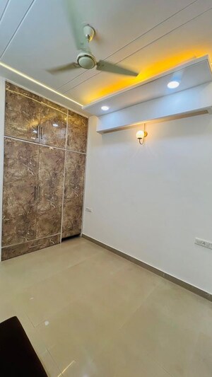 Room in 3.5 BHK Builder Floor at Vip Road – for Sale
