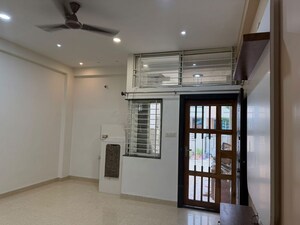 Room in 1 BHK Independent House at Nipania – for Rent
