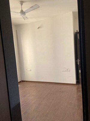 Room in 2 BHK Apartment at Sheth Montana, Mulund West – for Sale