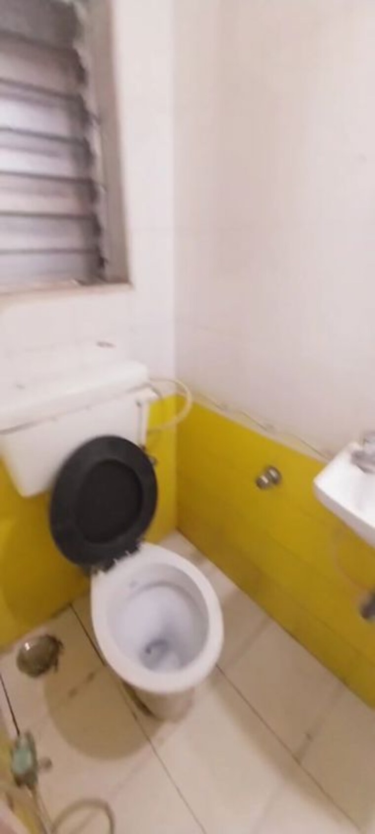 Bathroom, gold-mist 2 Bedroom 750 Sq.Ft. Apartment In Vile Parle West Mumbai 10679671