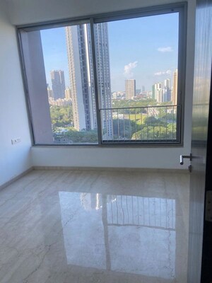Room in 3 BHK Apartment at Oberoi Eternia, Mulund West – for Sale