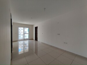 Room in 2 BHK Apartment at Mana Macasa Emerald, Choodasandra – for Sale