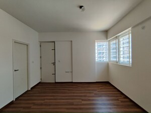 Room in 2 BHK Apartment at Mana Macasa Emerald, Choodasandra – for Sale