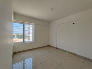 Room in 2 BHK Apartment at Mana Macasa Emerald, Choodasandra – for Sale