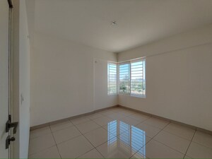 Room in 2 BHK Apartment at Mana Macasa Emerald, Choodasandra – for Sale