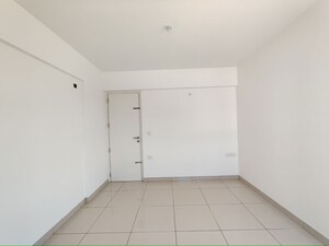 Room in 2 BHK Apartment at Mana Macasa Emerald, Choodasandra – for Sale