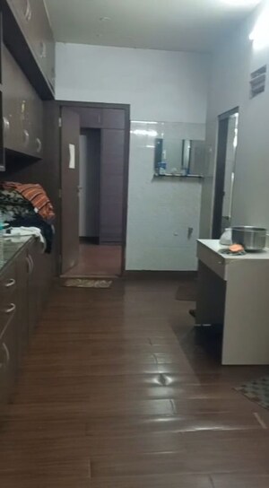 Parking in 2 BHK Apartment at Kandivali West – for Rent