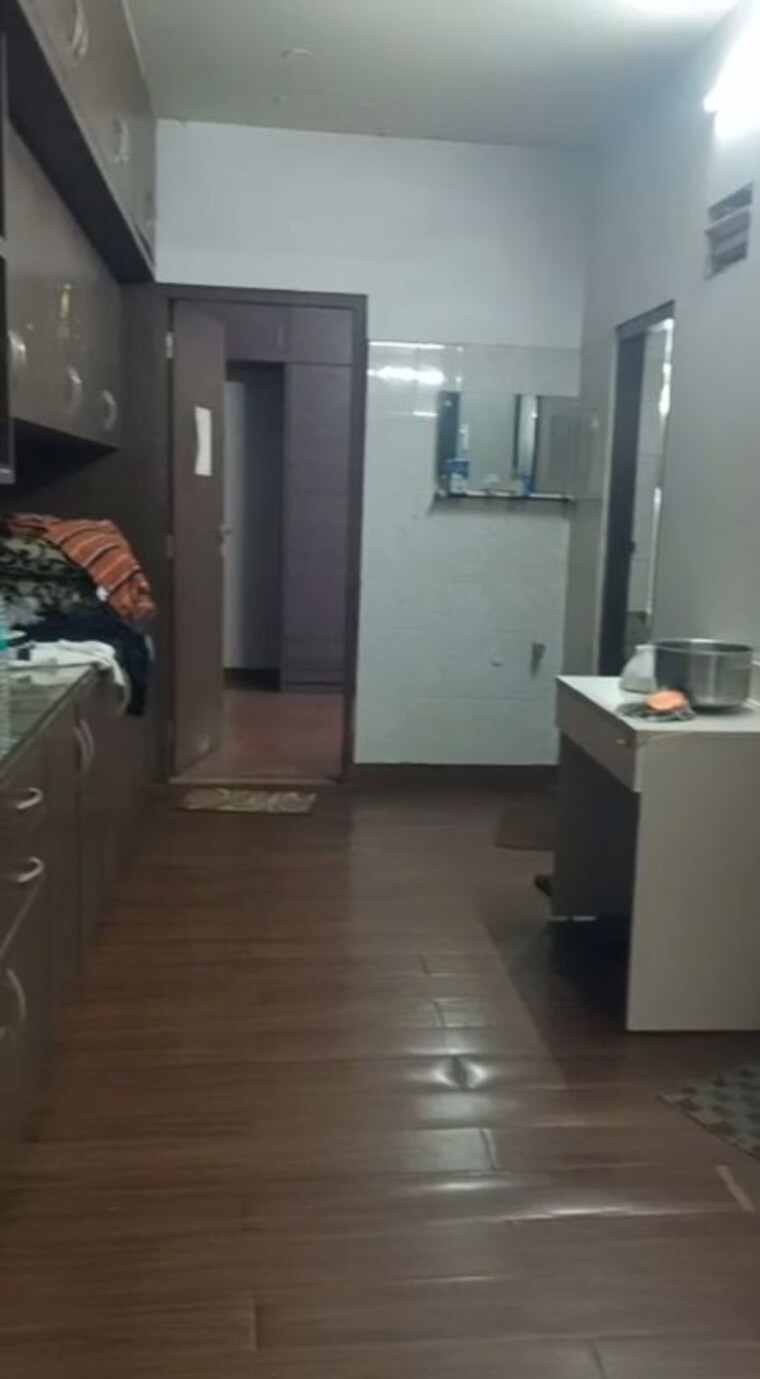  Parking, kandivali west 2 Bedroom 800 Sq.Ft. Apartment In Kandivali West Mumbai 10679719