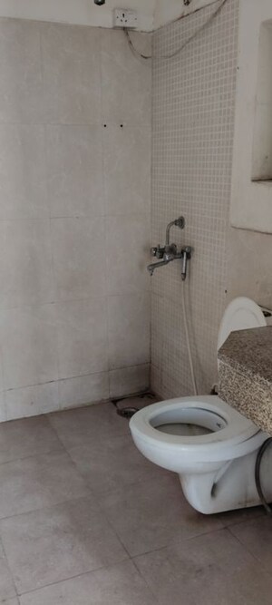 Bathroom in 2 BHK Apartment at Umang Summer Palms, Sector 86 – for Sale