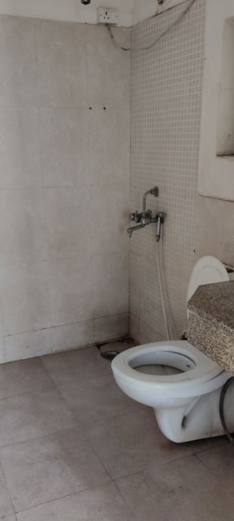 Bathroom, umang-summer-palms 2 Bedroom 850 Sq.Ft. Apartment In Sector 86 Faridabad 10679717