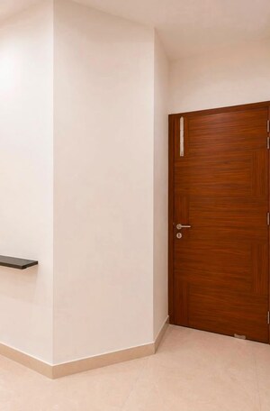 Room in 5 BHK Apartment at Milton Tower, Vip Road – for Sale