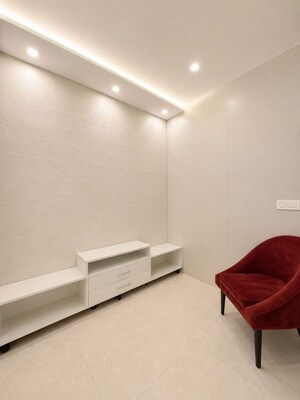 Furnished Amenities in 5 BHK Apartment at Milton Tower, Vip Road – for Sale