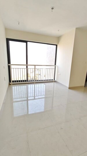 Room in 2 BHK Apartment at Dynamix Divum, Malad East – for Rent