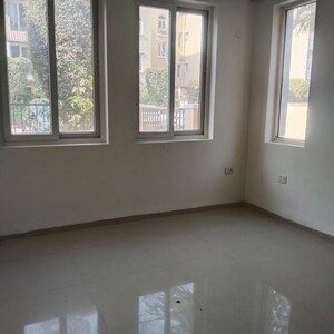 Room in 3 BHK Builder Floor at Emaar MGF Emerald Hills, Sector 65 – for Rent