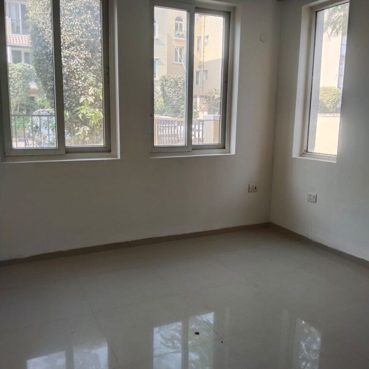 Room, emaar-mgf-emerald-hills 3 Bedroom 267 Sq.Yd. Builder Floor In Sector 65 Gurgaon 10679742