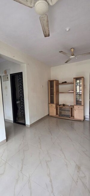 Room in 1 BHK Apartment at Evershine Millenium Paradise, Kandivali East – for Rent