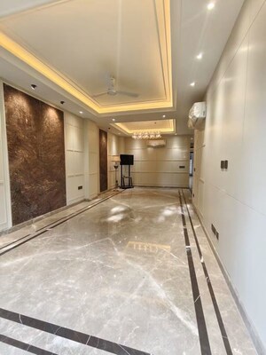 Room in 4 BHK Apartment at BPTP Amstoria, Sector 102 – for Sale