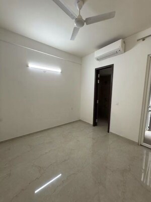 Room in 4 BHK Apartment at BPTP Amstoria, Sector 102 – for Sale