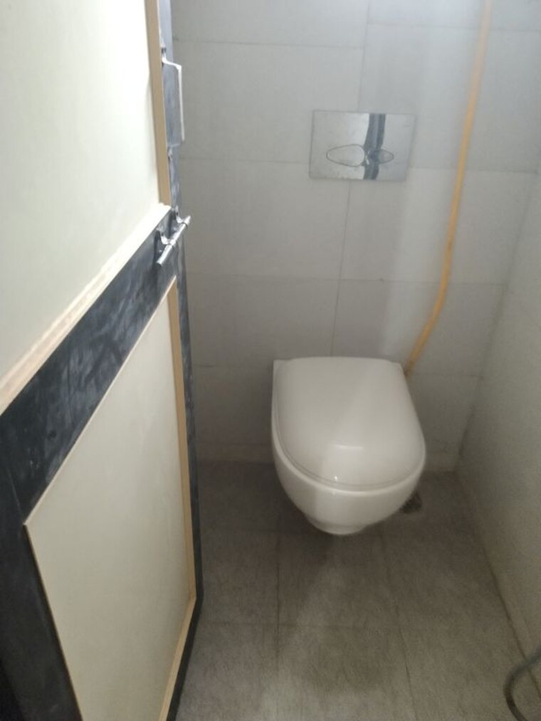 Bathroom, niljyoti society 1 Bedroom 700 Sq.Ft. Apartment In Niljyoti Society Pune 10574329