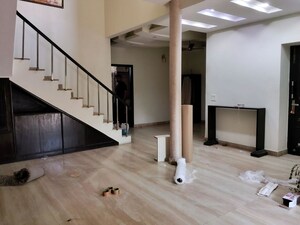 Room in 3 BHK Builder Floor at Kalkaji – for Rent