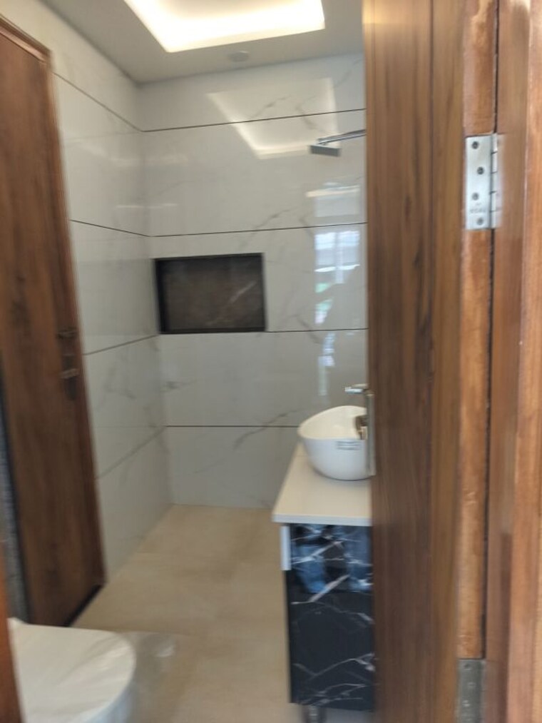 Bathroom, bptp-district-3 3 Bedroom 170 Sq.Ft. Builder Floor In Sector 85 Faridabad 10679768