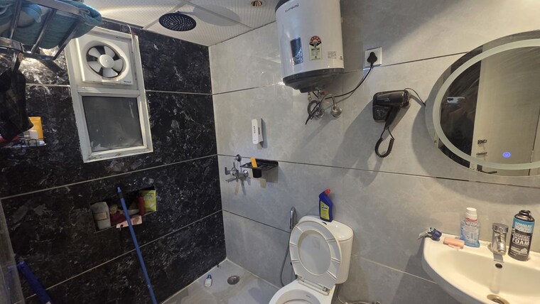 Bathroom, ajnara-homes 3 Bedroom 1595 Sq.Ft. Apartment In Sector 16b Greater Noida Greater Noida 10679786