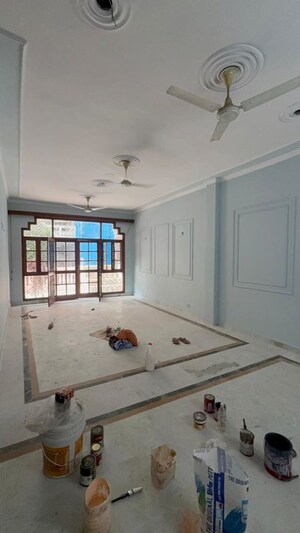 Room in 3 BHK Builder Floor at Kalkaji – for Rent