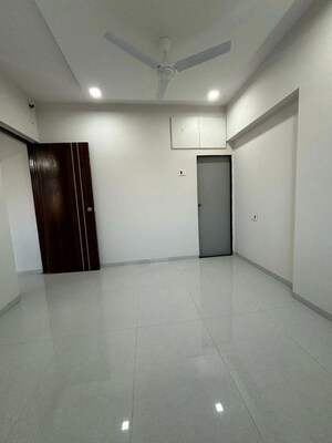 Room in 1 BHK Apartment at Juna Palghar – for Sale