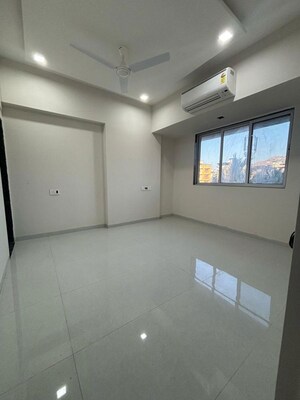 Room in 1 BHK Apartment at Juna Palghar – for Sale