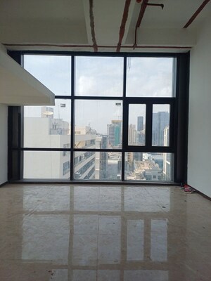 Room in  Office Space at Chandra Arc One, Andheri West – for Rent