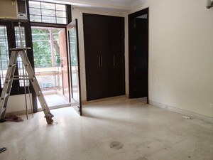 Room in 4 BHK Builder Floor at Kailash Colony – for Rent