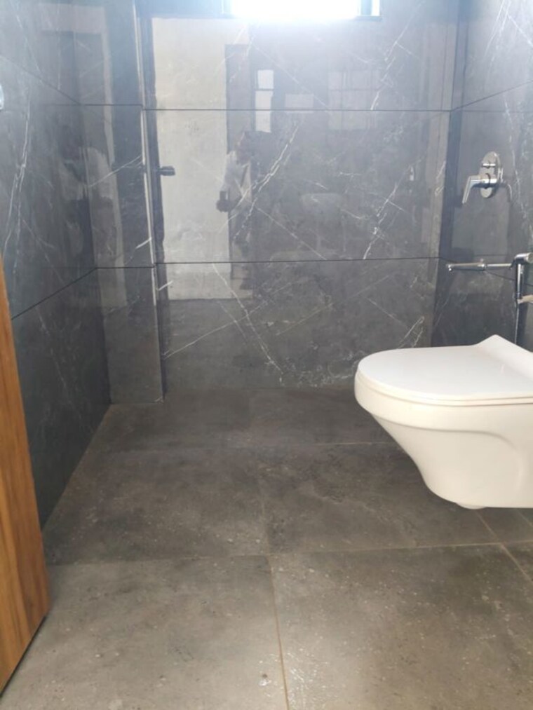 Bathroom, maruti-arise 3 Bedroom 980 Sq.Ft. Apartment In Tandalja Vadodara 10679772