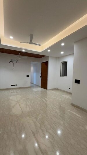 Room in 3 BHK Builder Floor at Shivalik Colony – for Sale