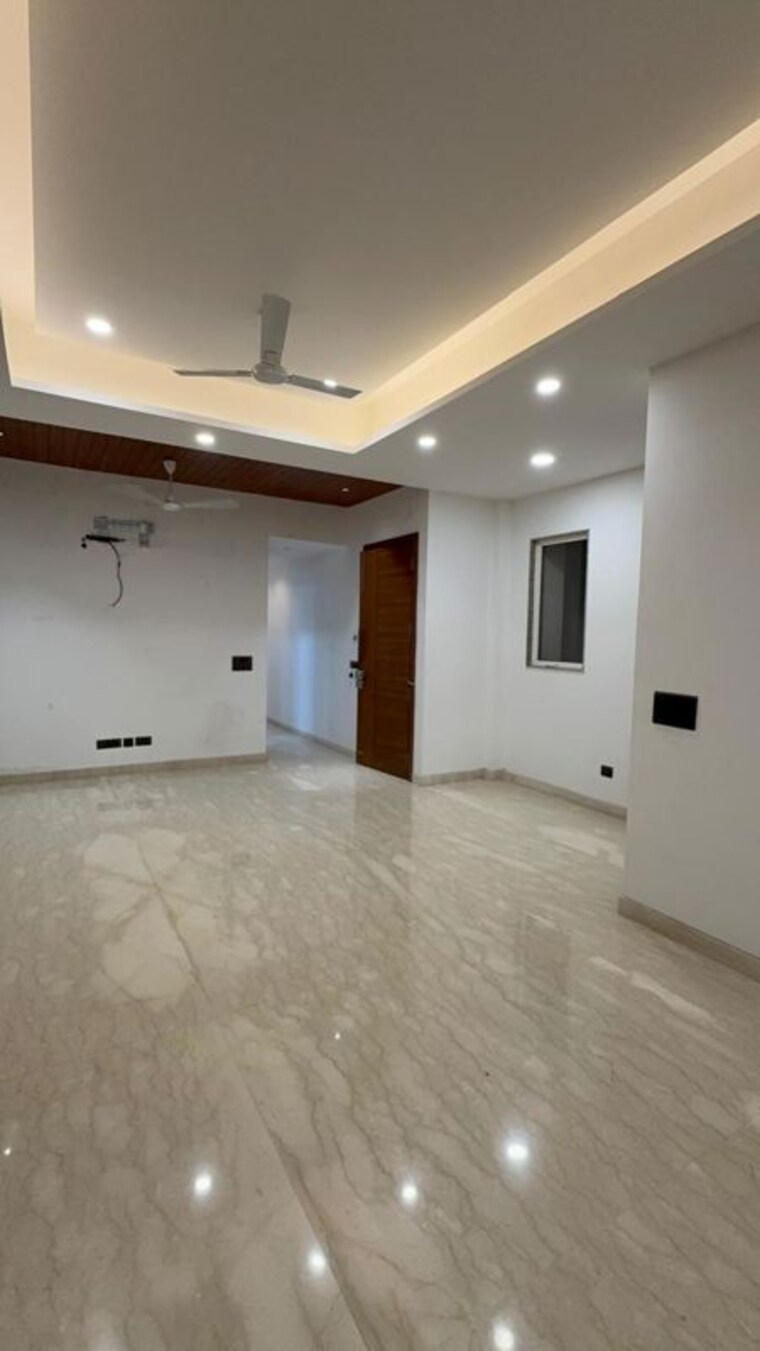 Room, shivalik colony 3 Bedroom 1900 Sq.Ft. Builder Floor In Shivalik Colony Delhi 10679851