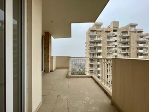  3 BHK Apartment at Gazipur – for Rent