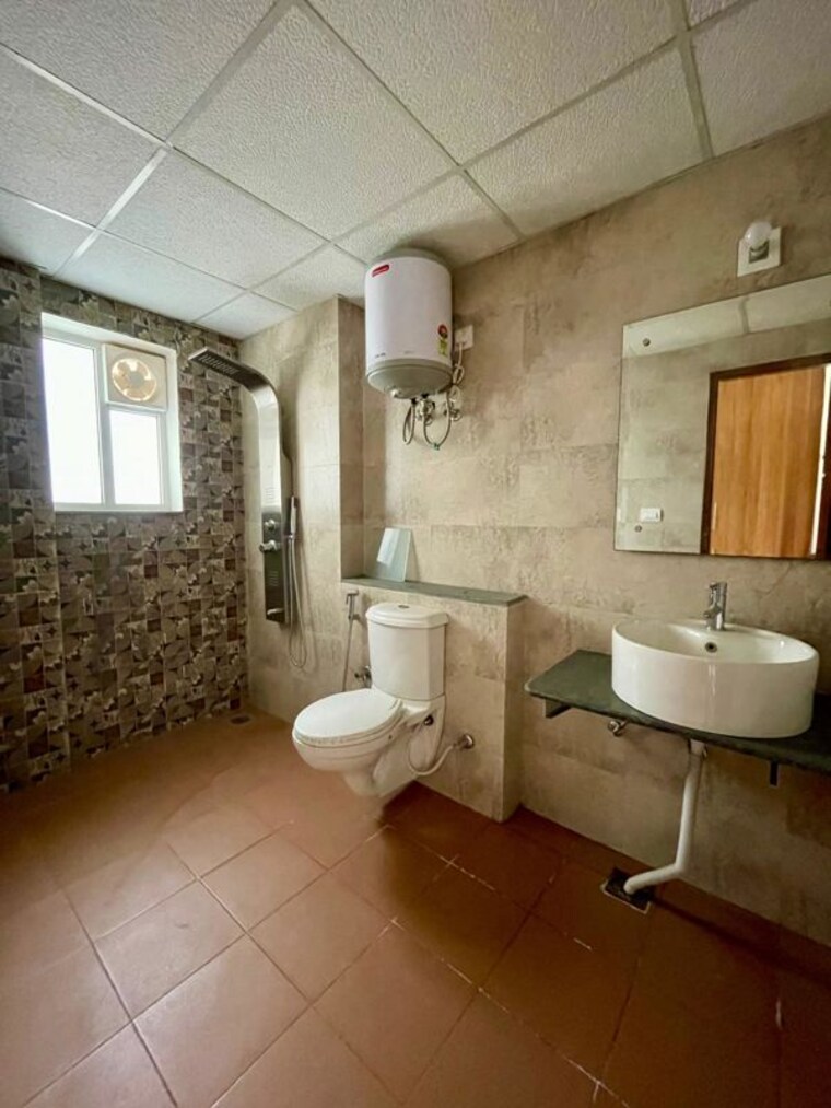 Bathroom, gazipur 3 Bedroom 1650 Sq.Ft. Apartment In Gazipur Zirakpur 10679870