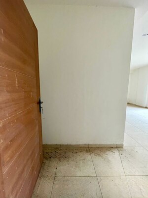 Room in 3 BHK Apartment at Gazipur – for Rent