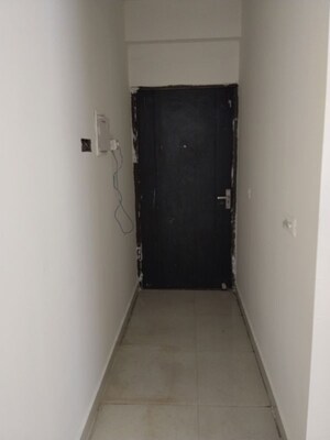 Room in 2 BHK Apartment at Signature Global The Roselia, Sector 95a – for Rent