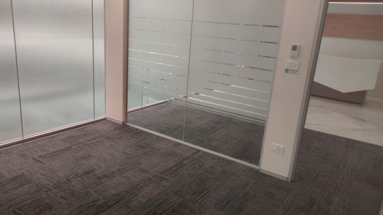 Room, lower parel west Commercial Office Space 5525 Sq.Ft. In Lower Parel West Mumbai 10679881