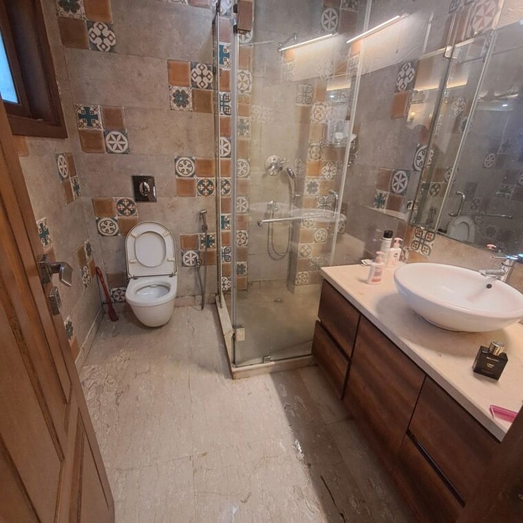 Bathroom, malviya nagar 3 Bedroom 1800 Sq.Ft. Builder Floor In Malviya Nagar Delhi 10679875