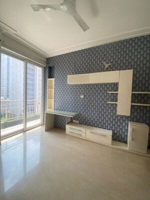 3.5 BHK Apartment For Rent in Puri Diplomatic Greens Villas, Sector 111