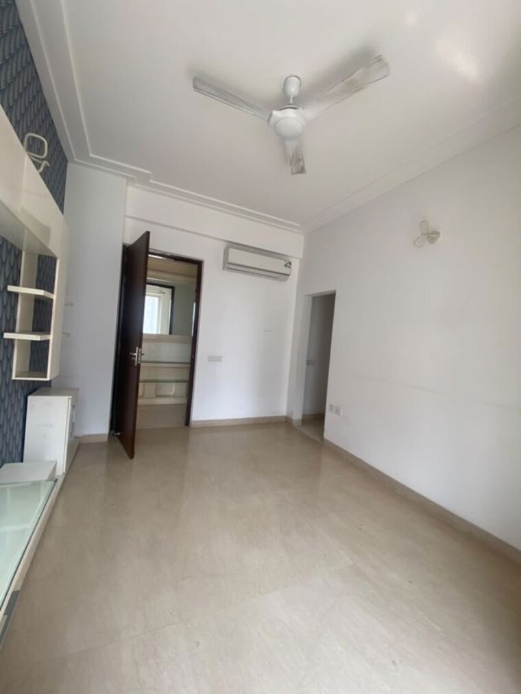Room, puri-diplomatic-greens-villas 3.5 Bedroom 2250 Sq.Ft. Apartment In Sector 111 Gurgaon 10679873