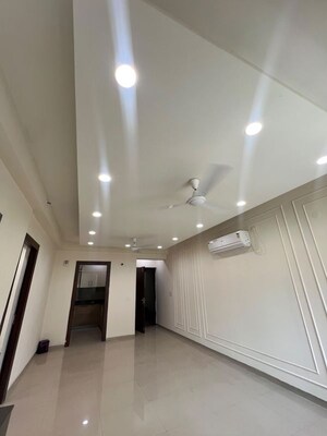 3.5 BHK Apartment For Rent in Jaypee Greens Kosmos, Sector 134