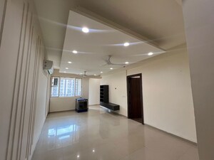 Room in 3.5 BHK Apartment at Jaypee Greens Kosmos, Sector 134 – for Rent