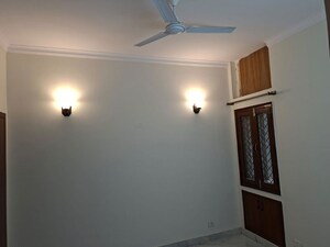 Room in 3 BHK Builder Floor at Uday Park – for Rent