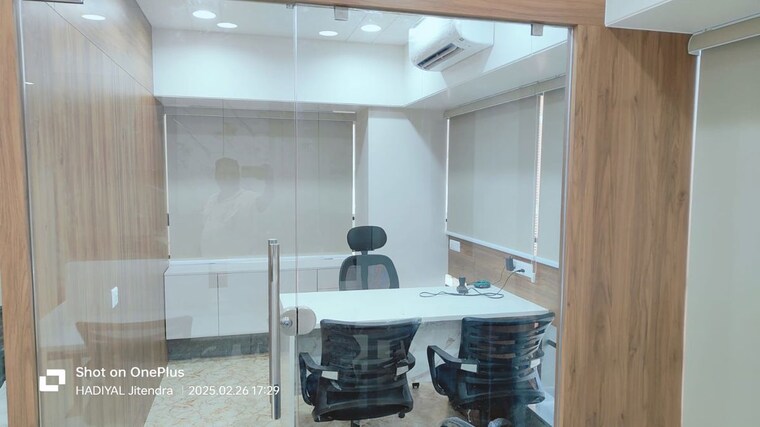 Team Area, shivam-trade-center Commercial Office Space 830 Sq.Ft. In Ambli Ahmedabad 10679944