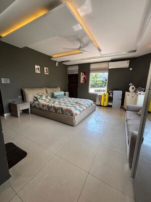 Bedroom in 4 BHK Independent House at Sainik Farm – for Sale